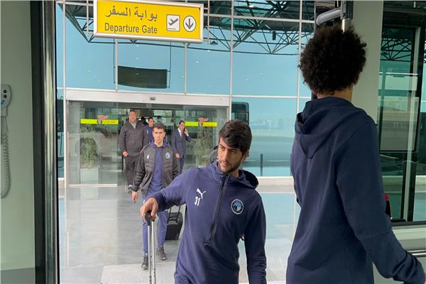 بعثة بيراميدز تغادر مطار القاهرة 