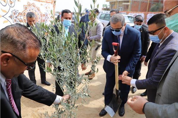  "سعفان" ومحافظ البحيرة