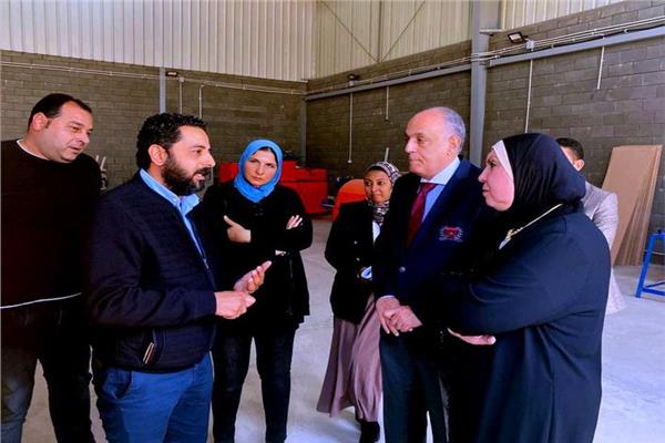 نيفين جامع  وزيرة التجارة والصناعةخلال زيارة  مفاجئة لمجمع الصناعات الصغيرة بمدينة الغردقة