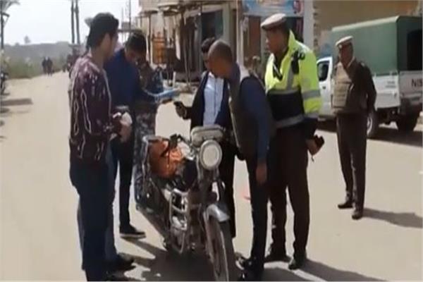 حملات مرورية للالتزام بارتداء الخوذة