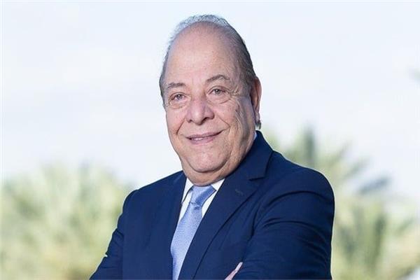 الدكتور سمير عارف 