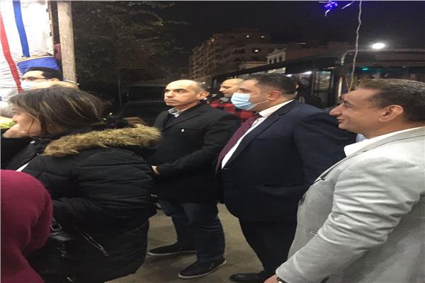 نائب محافظ القاهرة يتفقد وشوادر بيع السلع الغذائية بأسعار مخفضة 