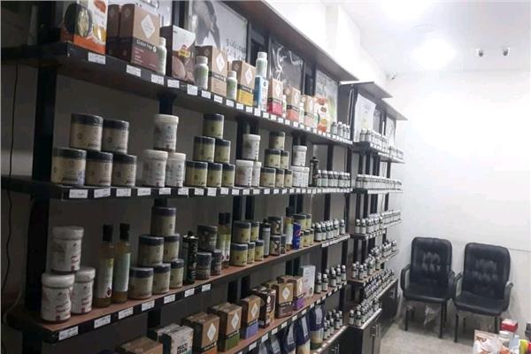 ضبط 1600عبوة نباتات طبية غير مصرح بأسيوط 