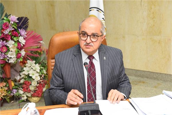  الدكتور طارق الجمال رئيس جامعة أسيوط
