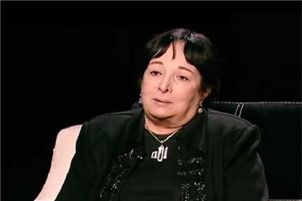 سميرة عبدالعزيز