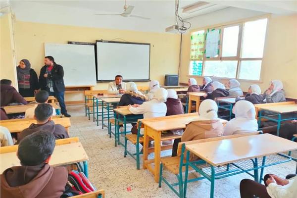  ثقافة المنيا تقدم  "تحيه للمرأة في عيدها" بشركة النيل  