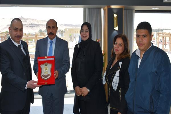 اللواء أشرف عطية محافظ أسوان 