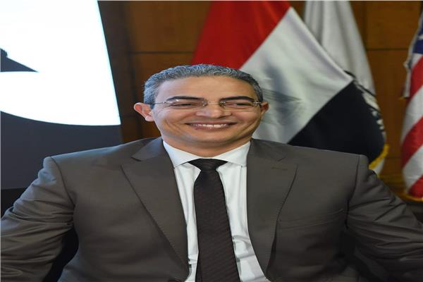 عصام سعد محافظ أسيوط