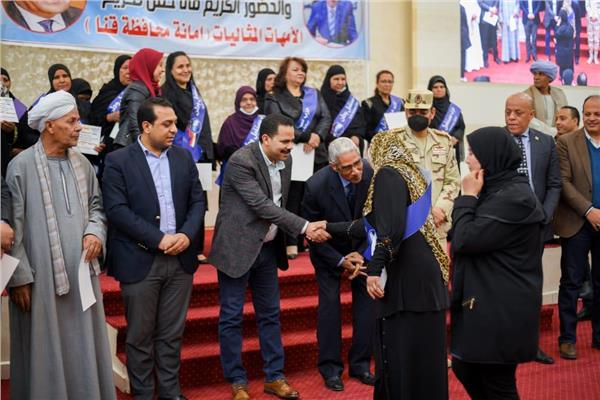 مستقبل وطن بقنا يكرم 24 أم مثالية