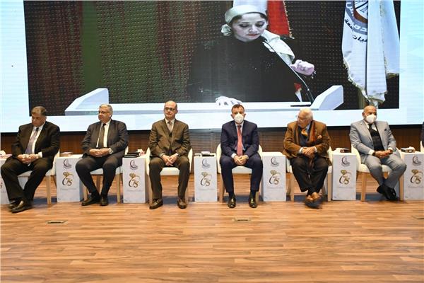 د. محمود المتيني رئيس جامعة عين شمس