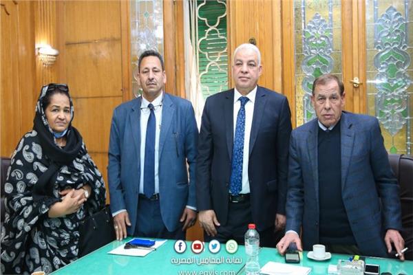 وفد نقابة محامين السودان فى واجب العزاء رجائى عطيه