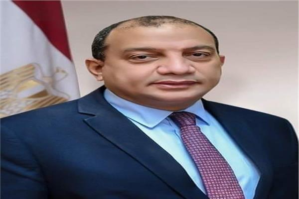 الدكتور منصور حسن
