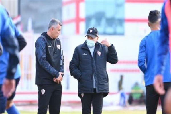 جلسة فيريرا مع لاعبي الزمالك
