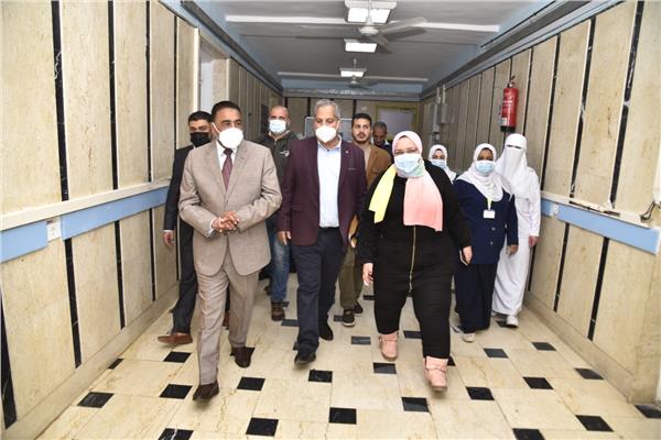 محافظ مطروح يتفقد اقسام مستسفى الأطفال 