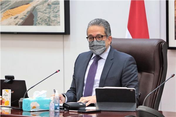 وزير السياحة والآثار