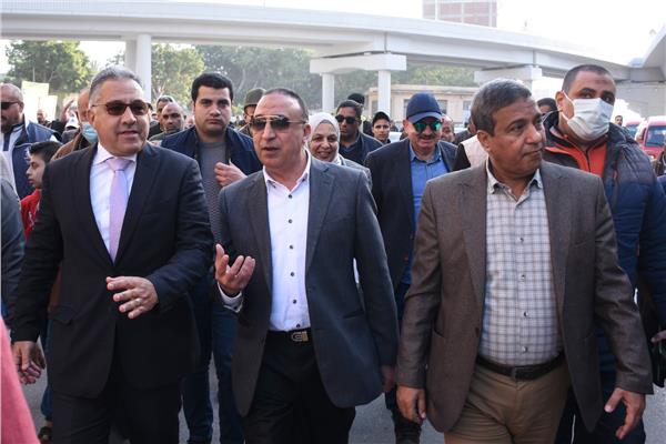 محافظ الإسكندرية فى جولة تفقدية لكوبري الكيلو 21