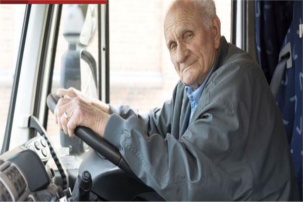 أقدم سائق لوري