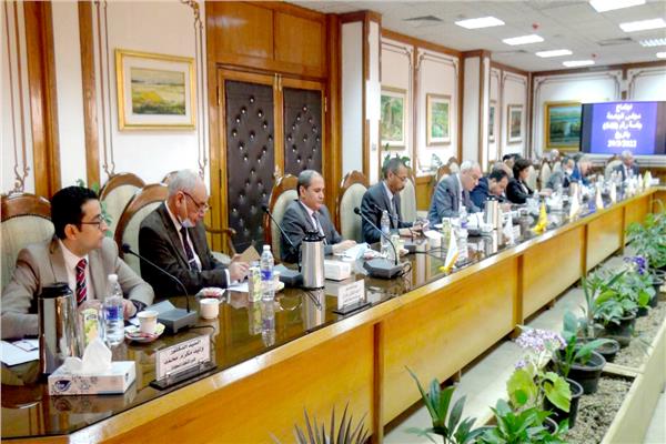 مجلس الجامعة يناقش التامين الطبي لصندوق رعاية أعضاء هيئة التدريس 