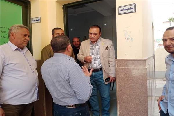 رئيس مركز ومدينة ملوى يتفقد الموقع المقترح لأنشاء مركز طبى 
