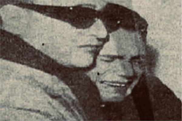بكاء العندليب الأسمر عبد الحليم حافظ