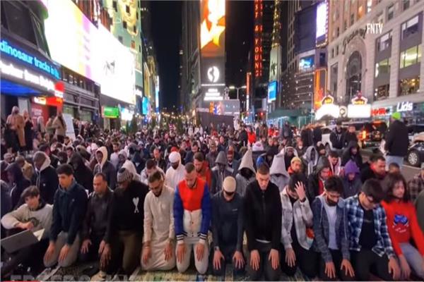 صلاة التراويح بميدان «تايم سكوي»