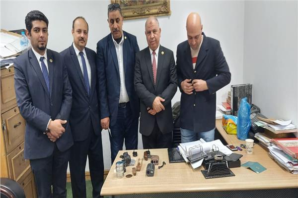 جمارك مطار برج العرب الدولي تضبط  تهريب بندقية مفككة وعدد من المناظير