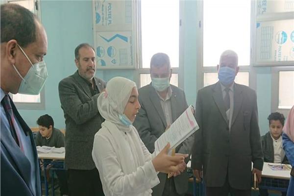 وكيل تعليم الشرقية يتابع سيرالعملية التعليمية