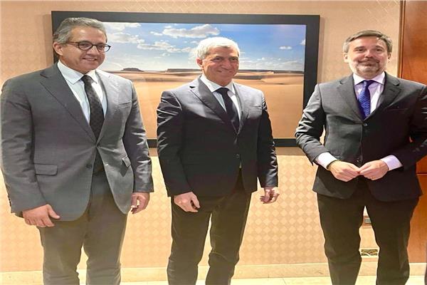 وزير السياحة والآثار يلتقي  السفير الإيطالي