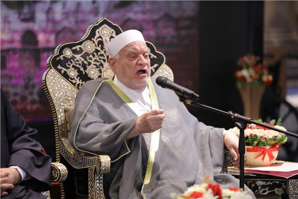  الدكتور احمد عمر هاشم