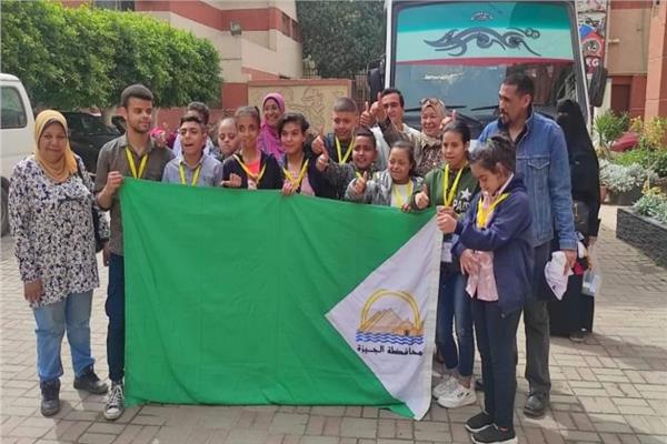 طلاب مدارس الجيزة الفكرية يشارکون في مسابقة العروض المسرحية 
