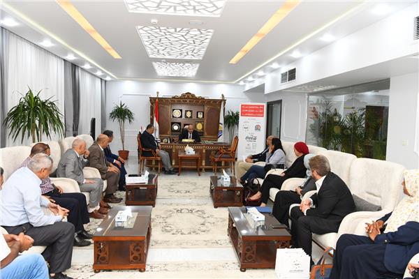الداودي يستقبل وفد مبادرة توصيل مياه الشرب
