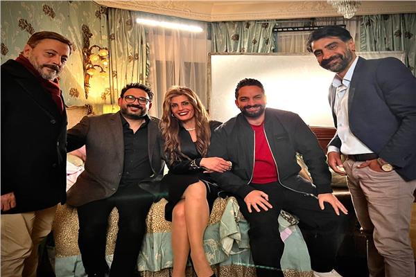 مكتوب عليا