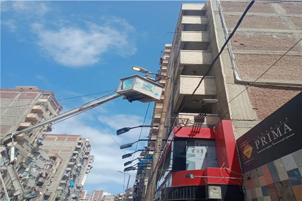 أعمال صيانة كشافات الأنارة 