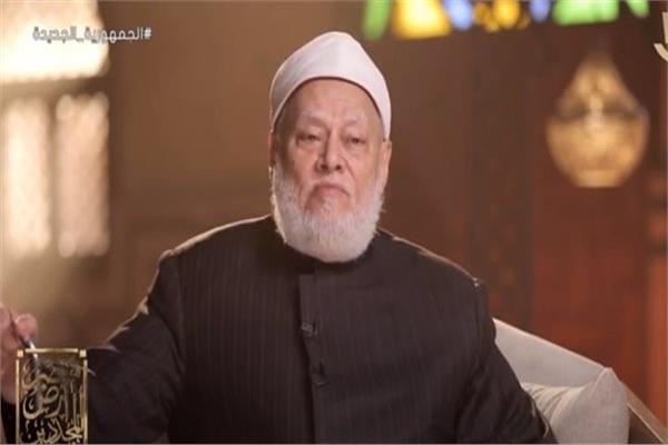 الدكتور علي جمعة عضو هيئة كبار العلماء بالأزهر الشريف