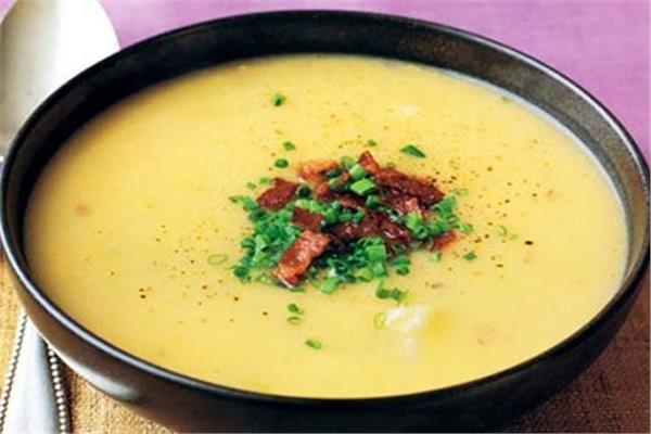 شوربة البطاطس بالجبن
