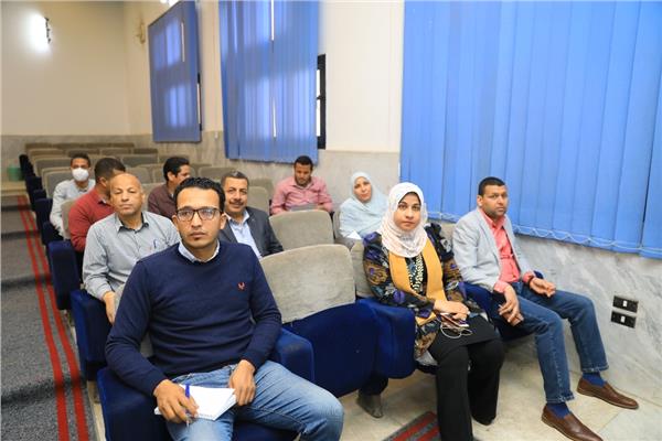 نائب محافظ سوهاج يعقد اجتماعا مع أعضاء «حياة كريمة» بالمراكز المستهدفة