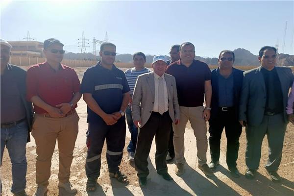 رئيس كهرباء القناة يتفقد استعدادات الشركة لمؤتمر المناخ في شرم الشيخ