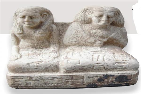 تمثال كاهن من عصر  الدولة الوسطى