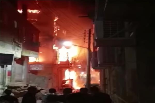 حريق هائل باحد مخازن السلع الغذائيه باسنا جنوب الاقصر 