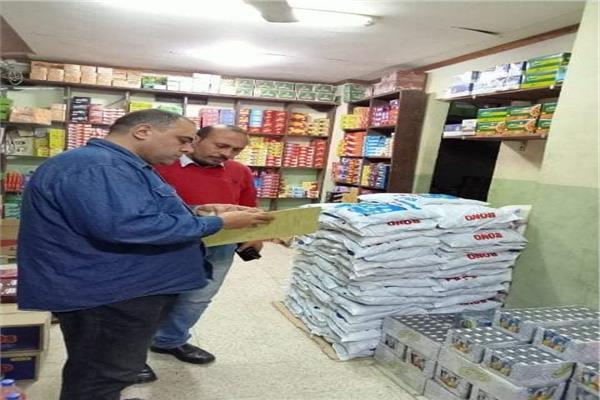 أعدام سلع غذائية منتهية الصلاحية بالشرقية