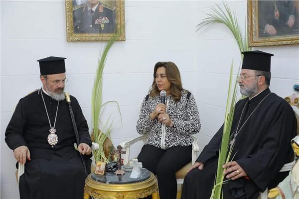 محافظ دمياط تقدم التهنئة بمناسبة الاحتفال بعيد القيامة المجيد 