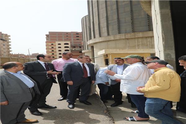 محافظ المنوفية يتفقد صوامع شبين الكوم