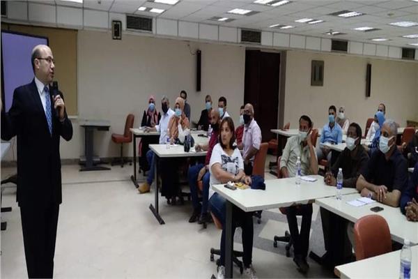 وحدة التحول الرقمي وجانب من الدورة 