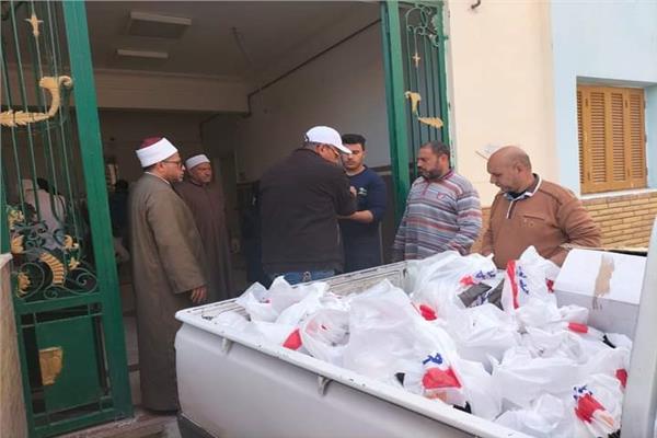 توزيع لحوم صكوك الأضاحى