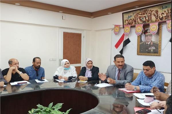  مدير تعليم الجيزة يعقد اجتماعاً 