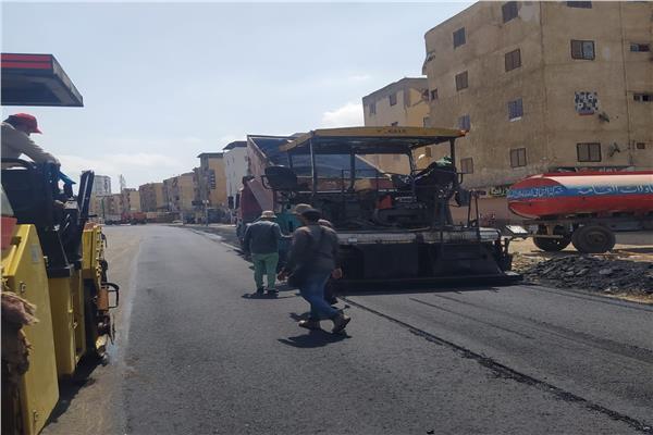 أعمال رصف طريق الدكتور مشرفة بدمياط