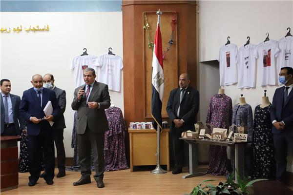  وزير القوى العاملة