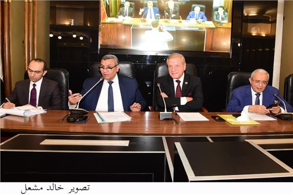 النائب مصطفى سالم خلال اجتماع لجنة الخطة بالنواب اليوم