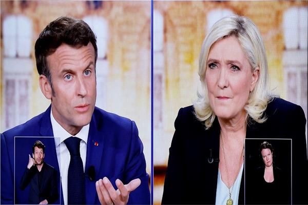 لوبان: يجب منع الحجاب في الأماكن العامة بفرنسا