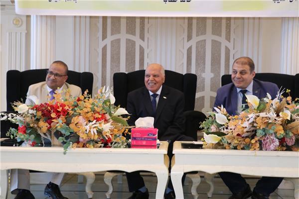 نقيب المعلمين يجتمع بمجلس فرعية المعلمين